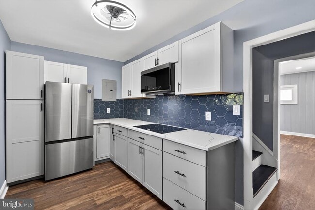 Photo - 136 5th Ave