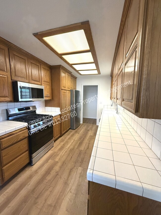 344 Eileen Ln