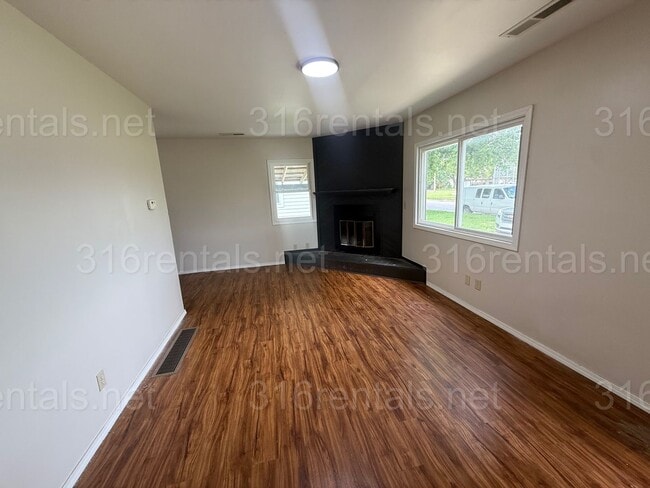 Photo - 325 Nelson Ave