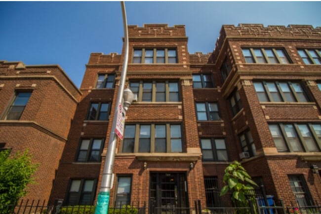Building Photo - 564 W Roscoe St Unit 2B Rental