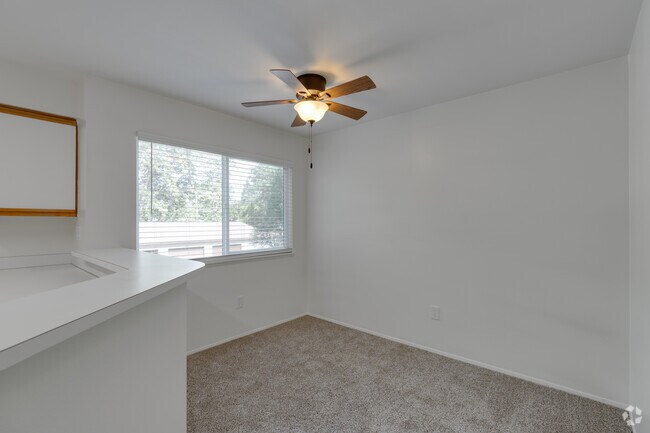 2BR, 1.5BA - 994SF - Dining Room