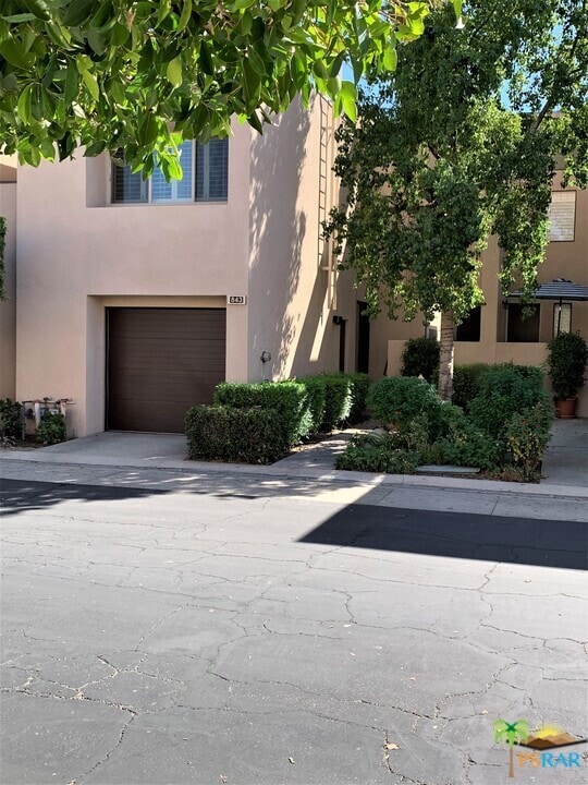 843 Village Square S