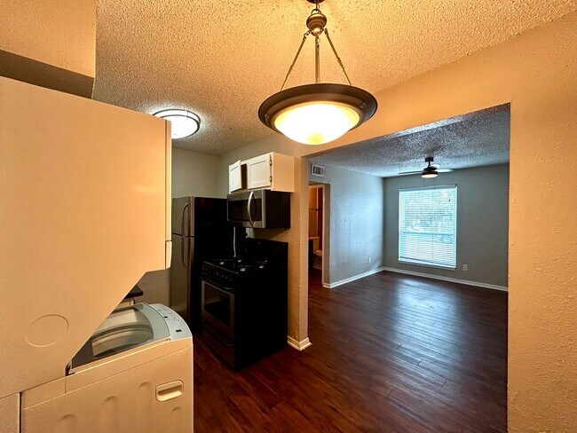 Photo - 2401 Manor Rd Unit 112