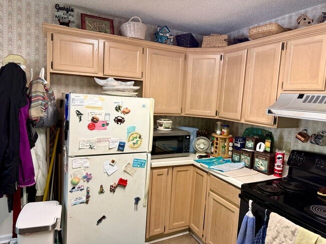 Photo - Charming 2-bedroom, 1-bathroom Brick Home Available July 2026