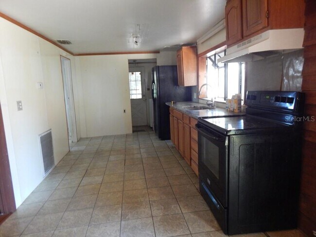 Photo - 5106 Seneca Ave