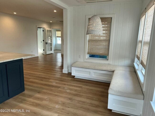 Photo - 201 Hopkins St