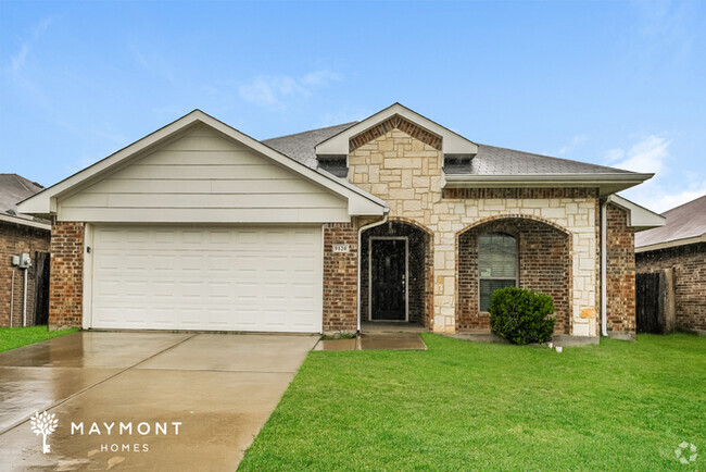 Building Photo - Beautiful 4-Bedroom Brick Home