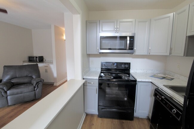Photo - 1420 Bradley Dr