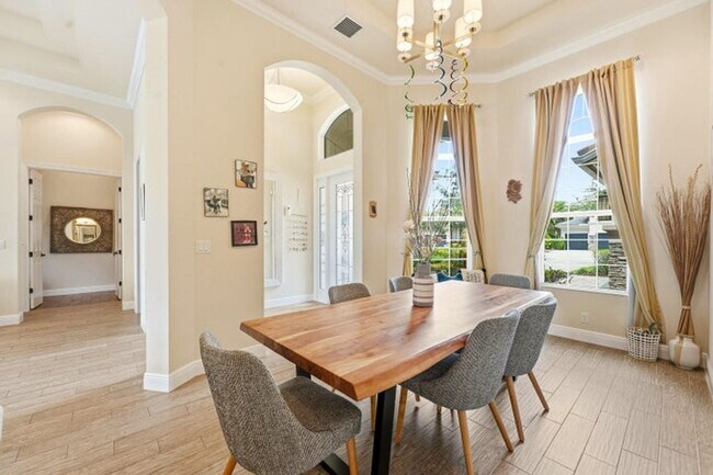 Photo - 851 Edgebrook Ln