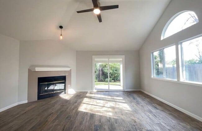 Photo - 4744 Ponderay Ln