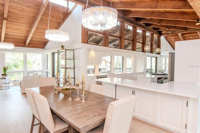 Photo - 1296 Weybridge Ln