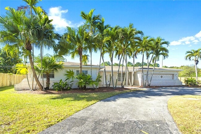 Photo - 8920 SW 142nd St Casa