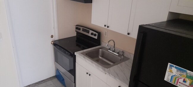 Photo - 706 SW 4th Ter Unit 4