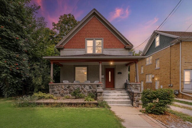 Photo - 910 W Huron St House