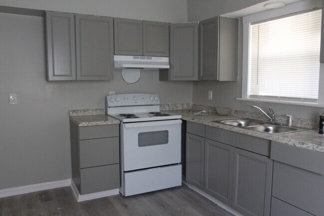 Photo - 1922 Skylane Dr