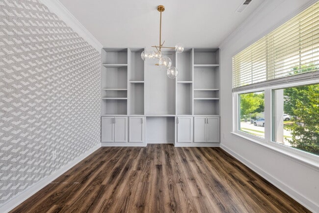 Photo - Spacious 5 Bedroom 3 Bath Home in highly sought after Walnut Creek!