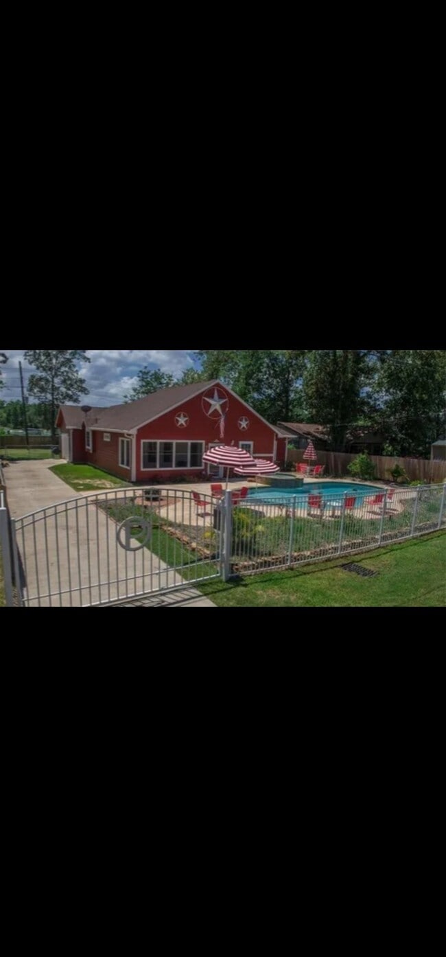 Photo - 535 Palmetto Dr