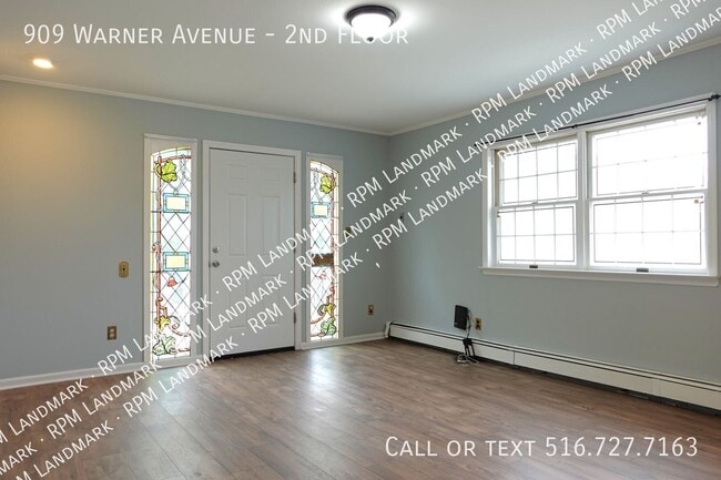 909 Warner Rd Unidad 2nd Floor