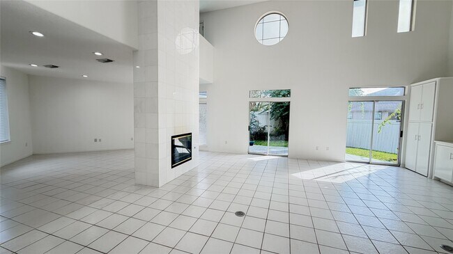 Photo - 4601 Country Club View