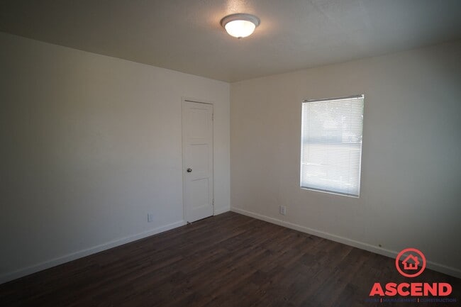 Photo - 2119 Watson St Unidad B