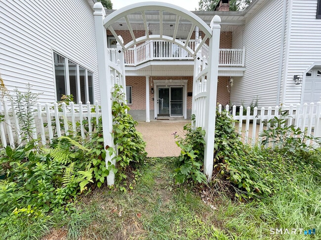 Photo - 121 S Main St