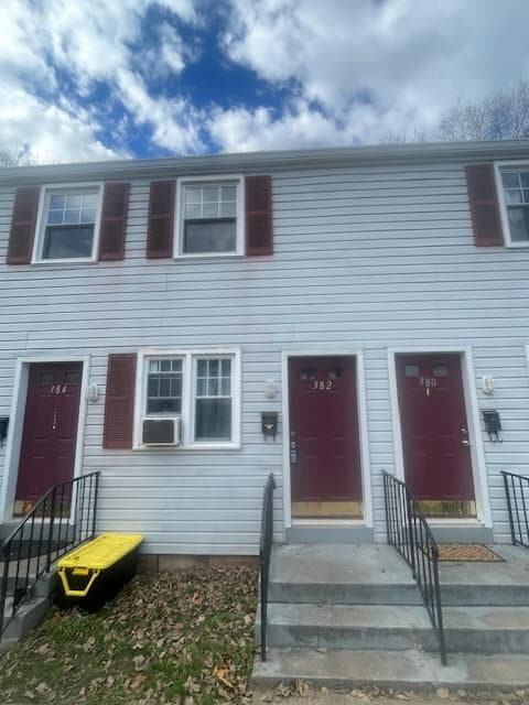 Building Photo - "Cozy 1-Bedroom Gem in Front Royal – Ideal...