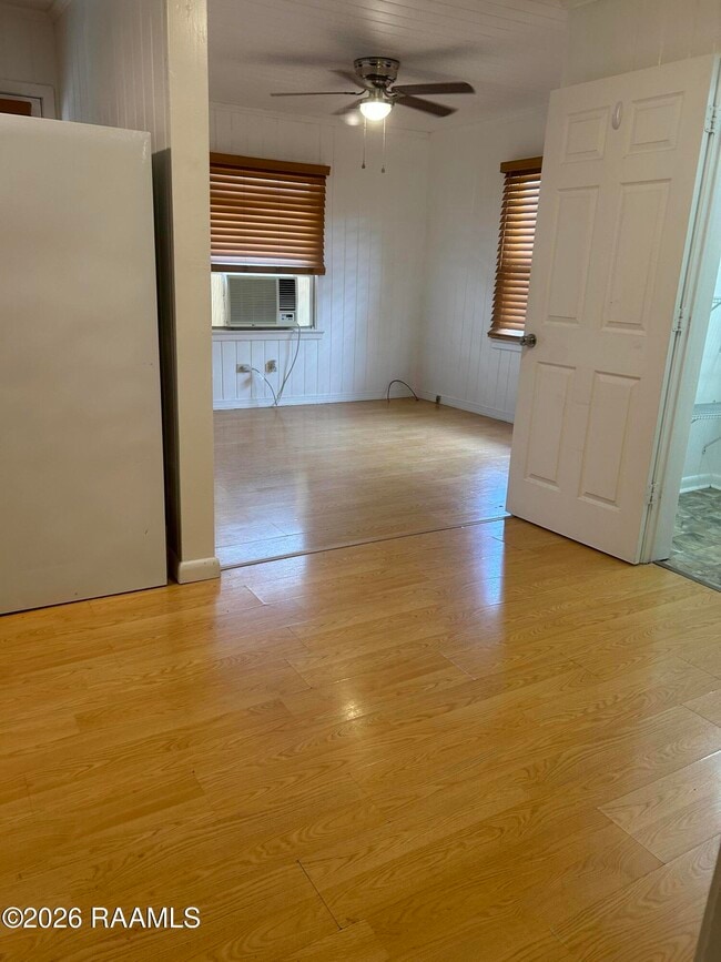 Photo - 203 Armand St