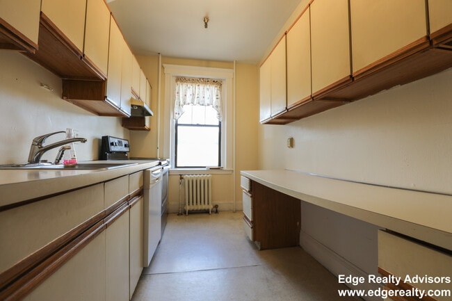 Building Photo - 374 Chestnut Hill Ave Unit 4 Rental