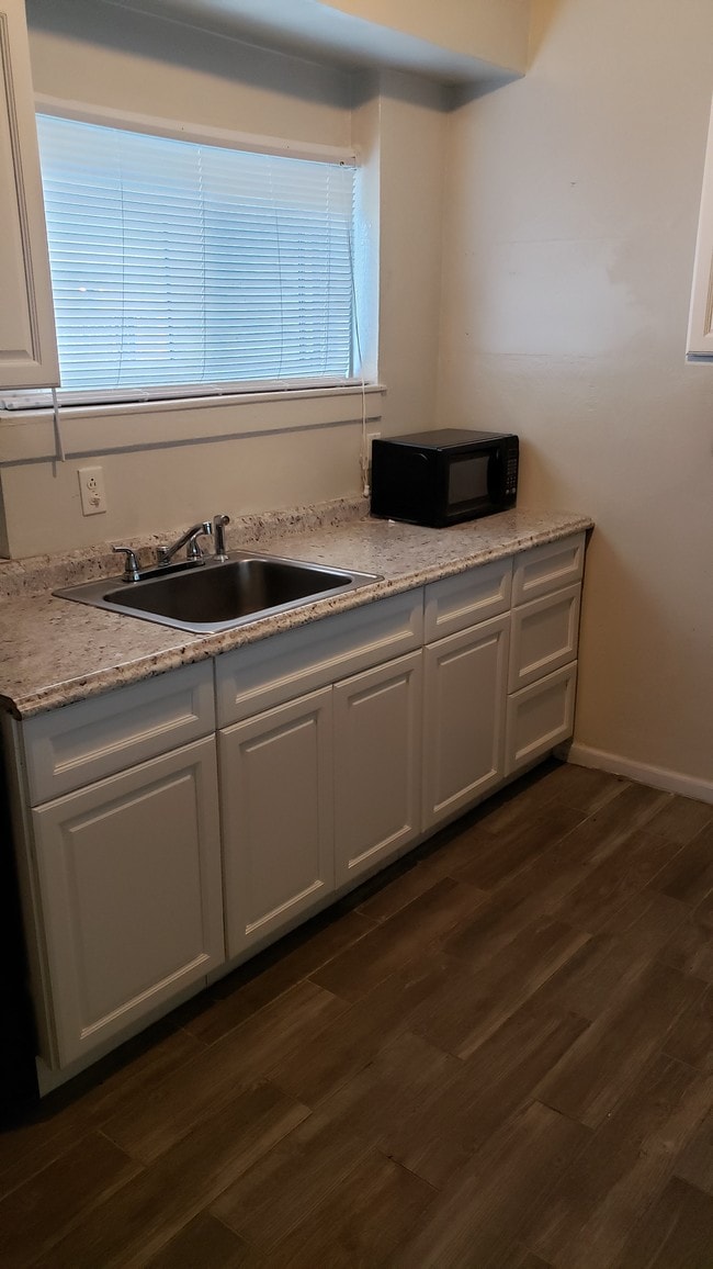 Building Photo - 4809 Meade St NE Unit 2