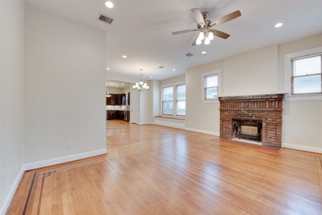 Building Photo - 401 Willard St