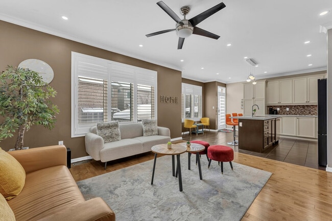 Building Photo - 376 Gooch Cres Unit SI ID1504448P