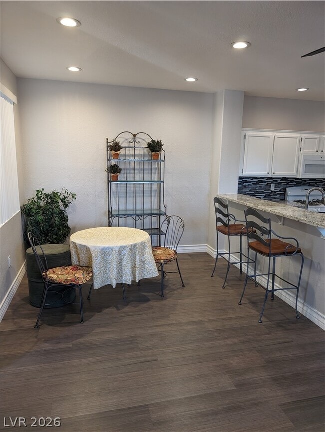 Photo - 1830 N Buffalo Dr Unidad 2015