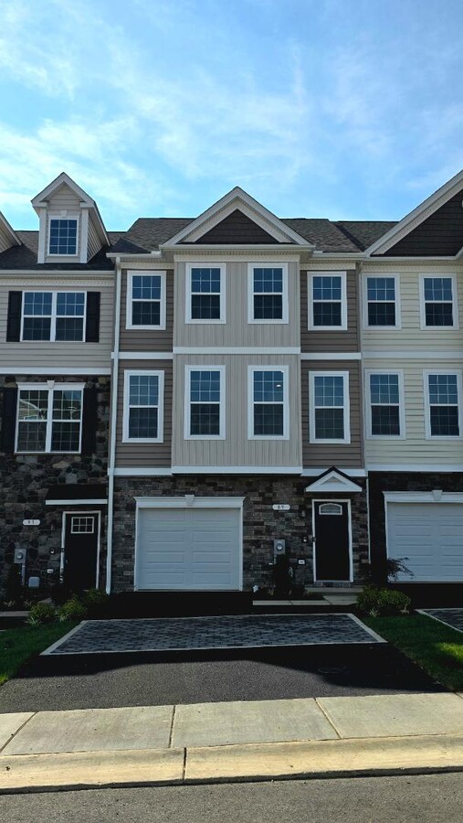 Potomac Ct - Potomac Ct