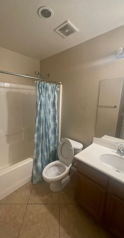 Photo - 14925 Shoreham St