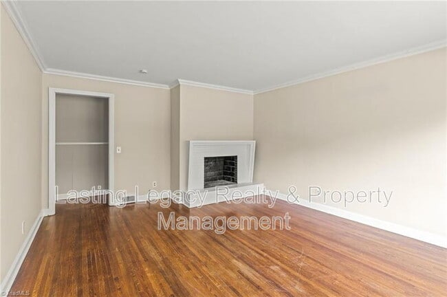 Photo - 1200 Lamont Dr