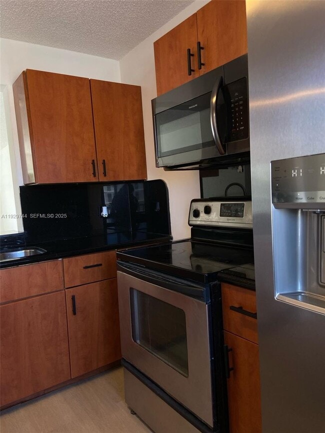 Photo - 8740 N Sherman Cir Unidad 305