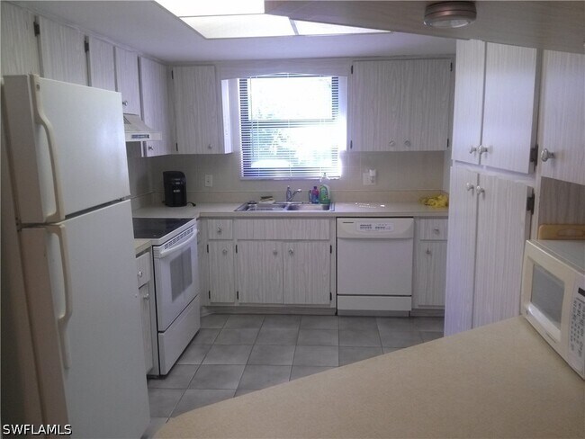 Building Photo - 4963 Pepper Cir Unit D106