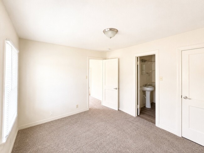 Photo - 300 Delmar Ct Unit 12