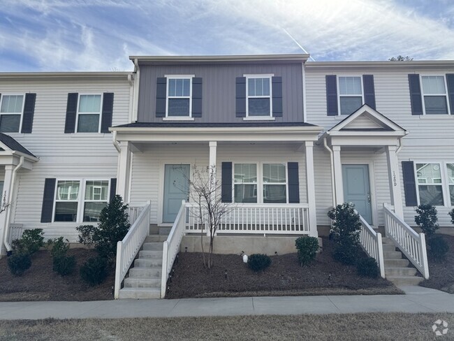 Building Photo - 3 br townhome in quiet community with cove...