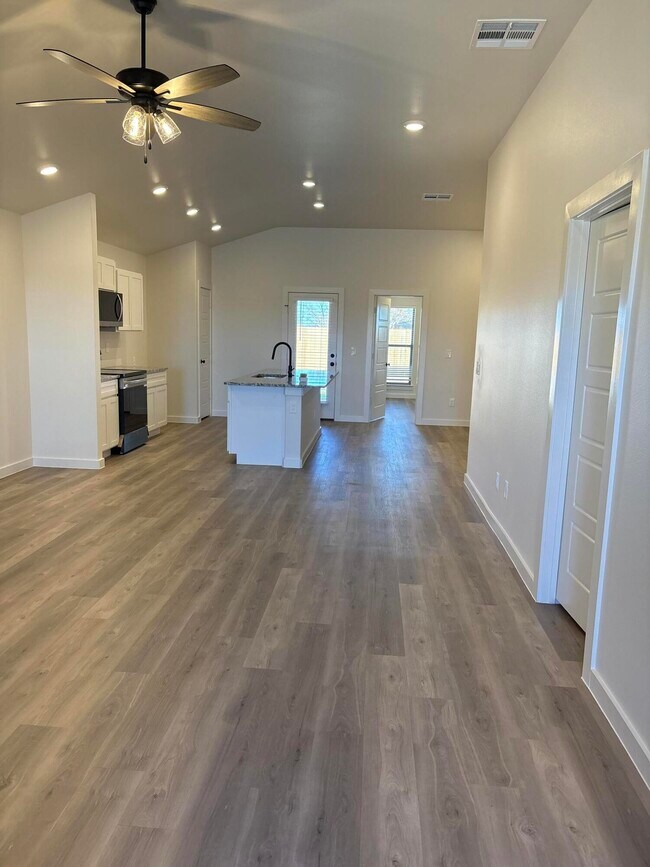 Photo - 2509 Kenwood Ave