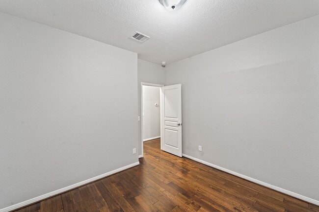 Photo - 815 Messina Ln