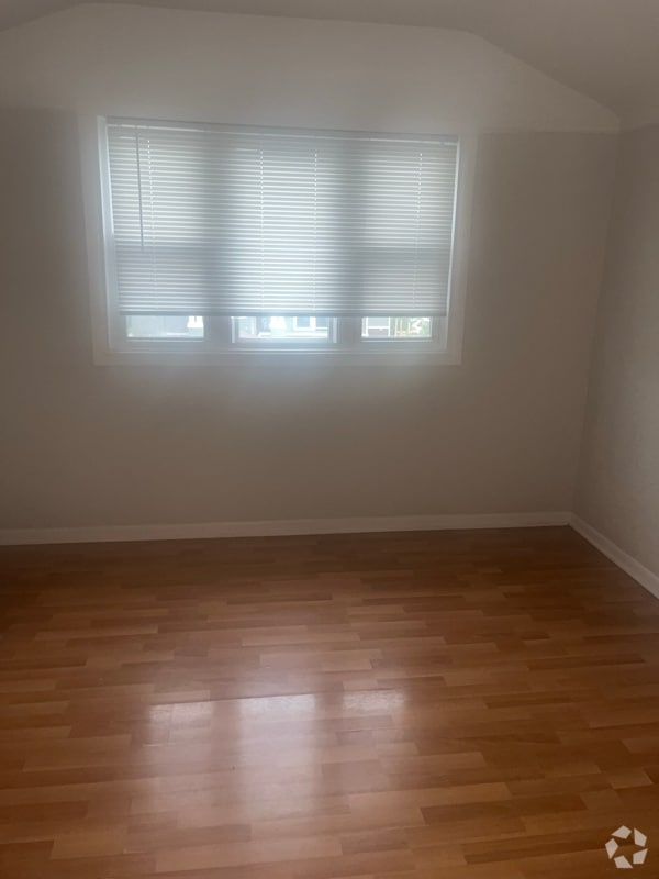 Building Photo - 556 W 115th St Rental