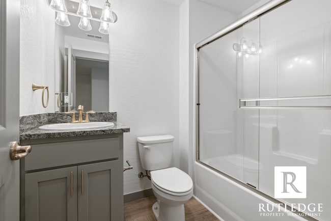 Photo - 3 Bed/2.5 Bath Townhome in Medford