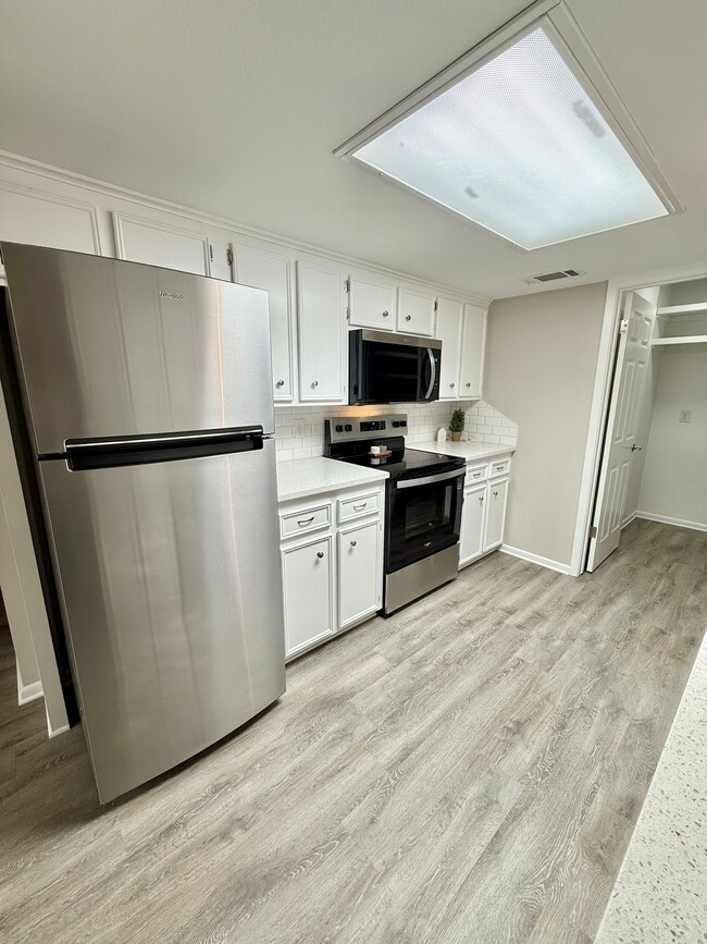 Photo - 601 Cache Cv