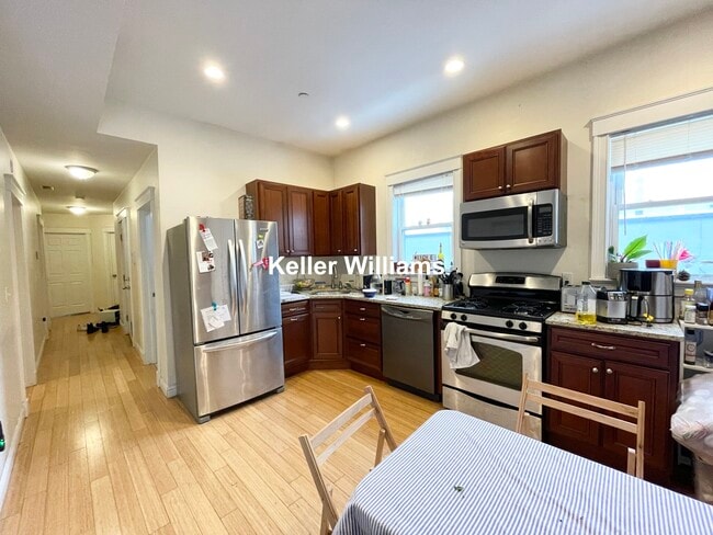 Building Photo - 1625 Tremont St