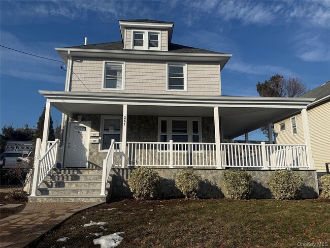 Building Photo - 261 Wilson Ave Unit 2nd Floor