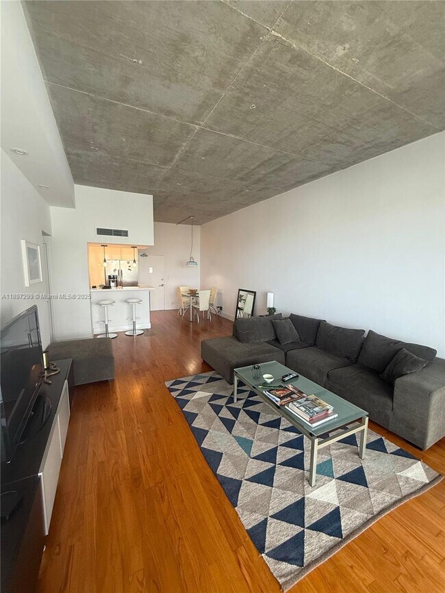 Photo - 1200 West Ave Unidad PH17
