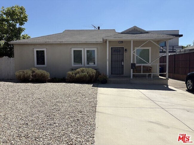 Building Photo - 8214 Laurelgrove Ave Rental