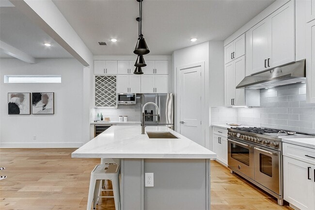 Photo - 7818 Janak Dr