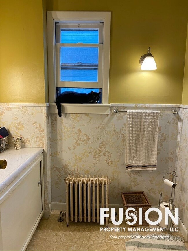 Photo - Adorable 2 bedroom home in Winooski with large backyard!